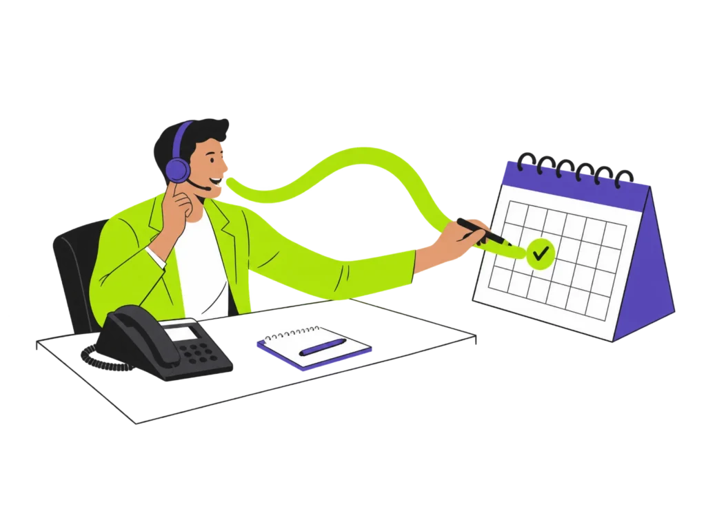 Verkäufer mit Headset telefoniert am Schreibtisch und hakt einen Termin im Tischkalender ab